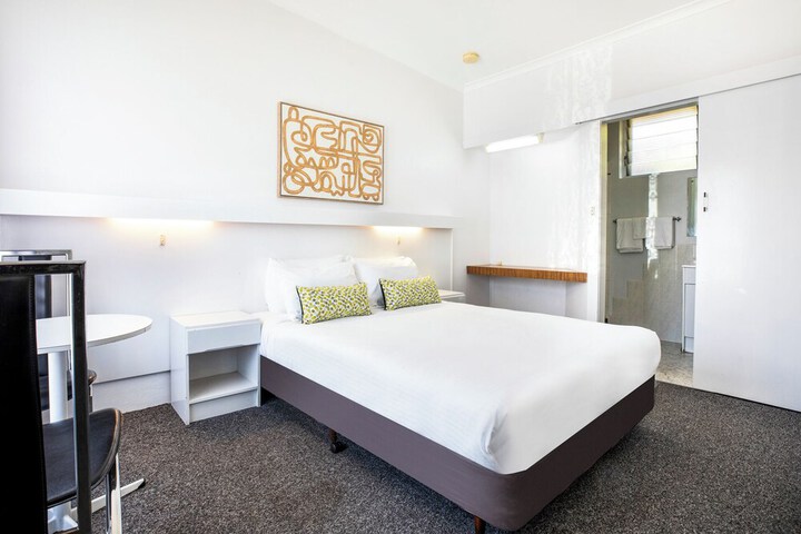 Room 30 of 118