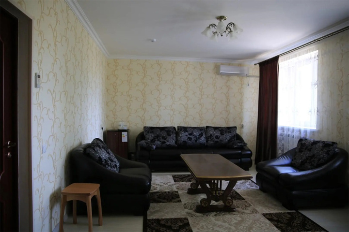 Room 5 of 14