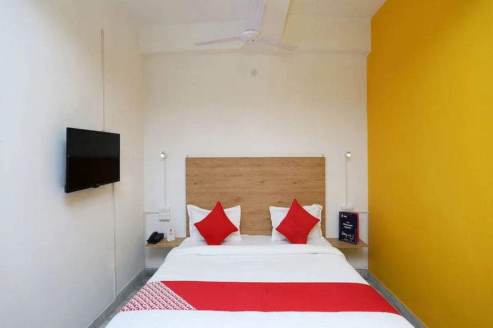 Room 4 of 11