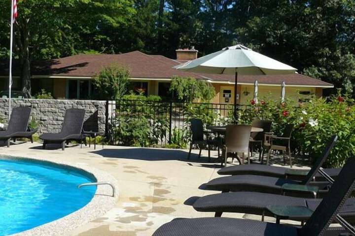 Pool 14 of 25