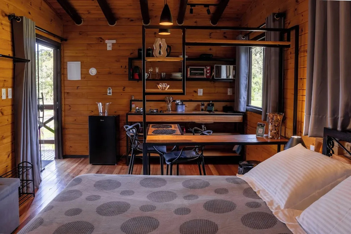 Room 7 of 10
