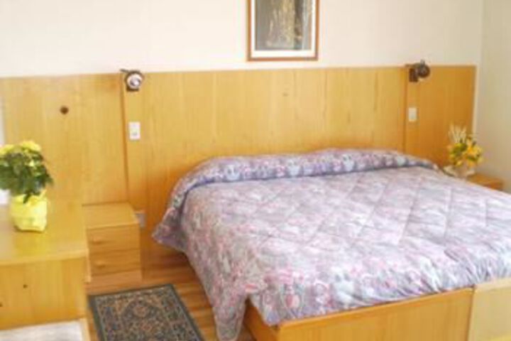Room 17 of 25