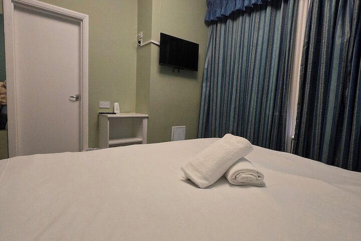 Room 13 of 72