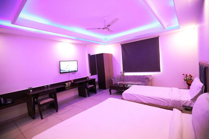 Room 13 of 24