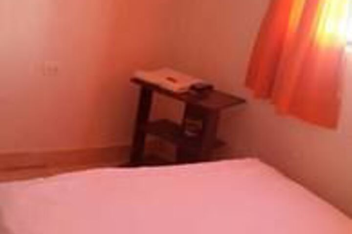 Room 5 of 6