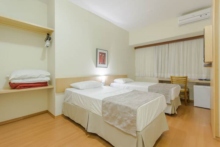 Room 4 of 36