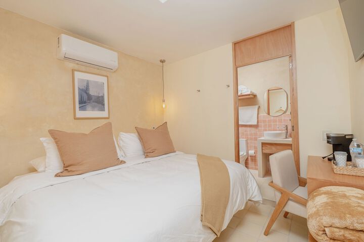 Room 14 of 21