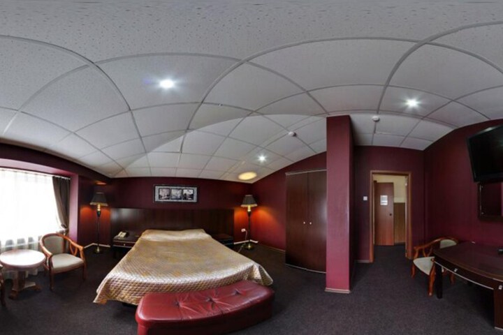 Room 43 of 62