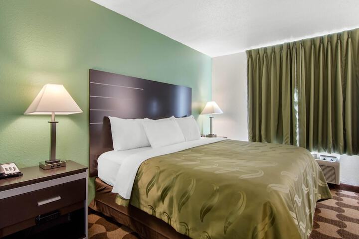 Room 12 of 47