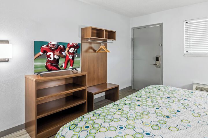 Room 9 of 35