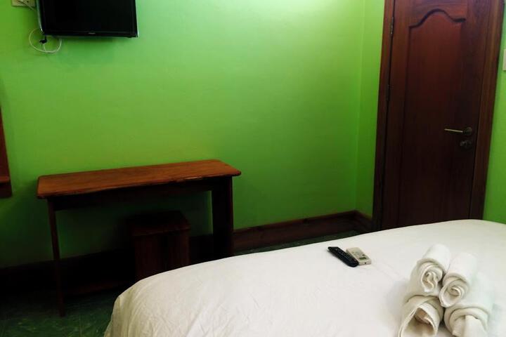 Room 3 of 6