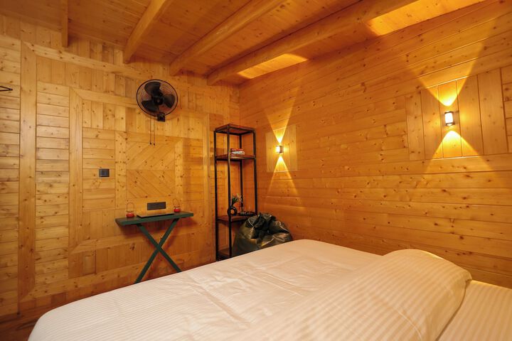 Room 4 of 47