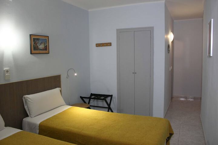 Room 34 of 63