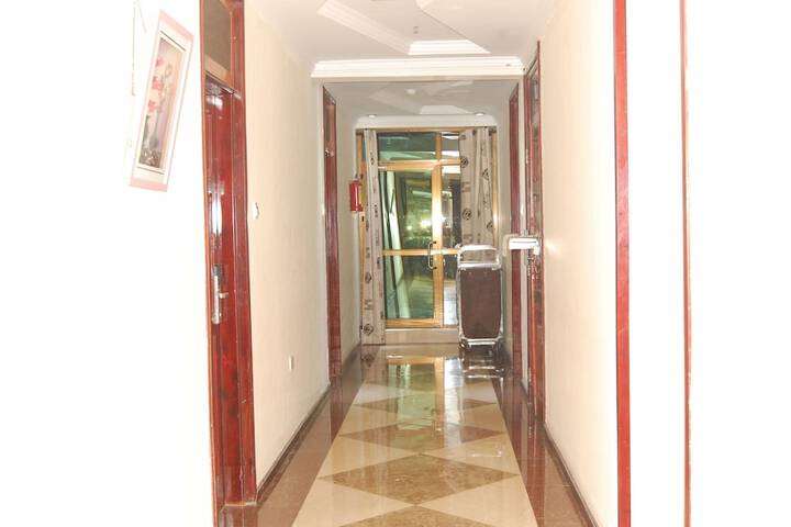 Ballroom/Hall 22 of 27