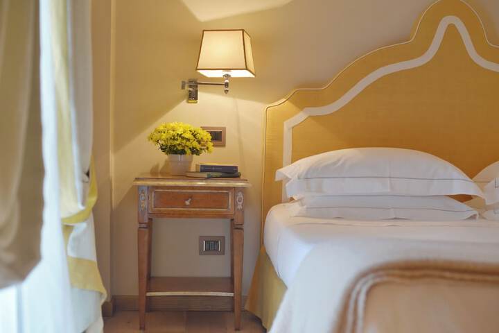 Room 48 of 216