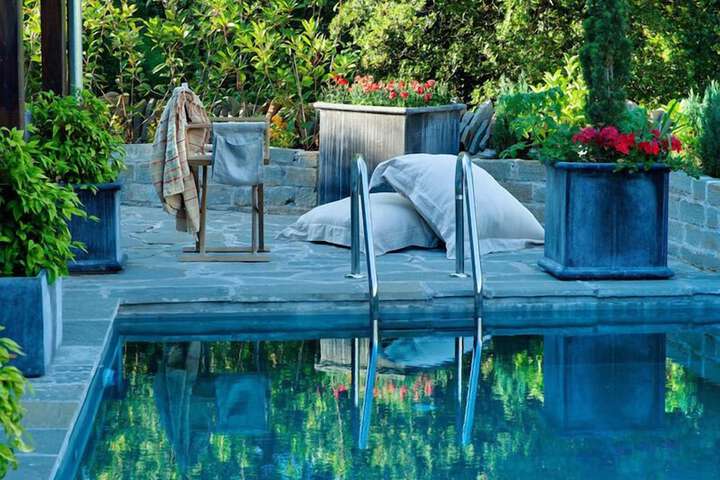 Pool 13 of 33