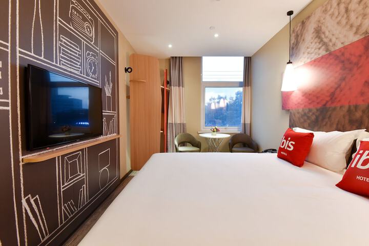 Room 7 of 24
