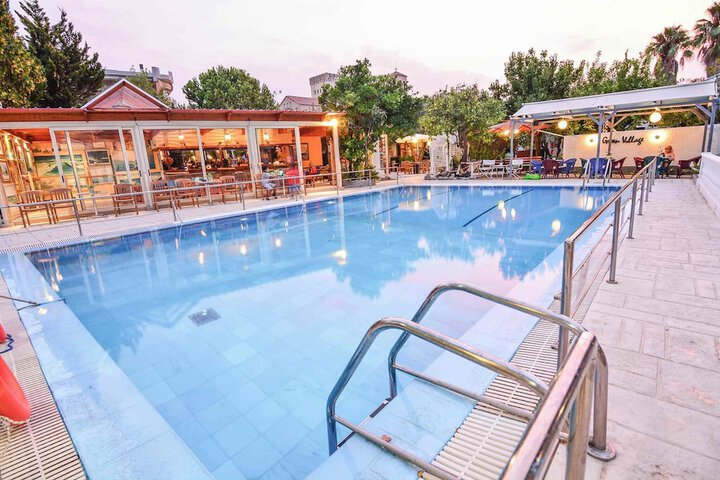 Pool 42 of 103