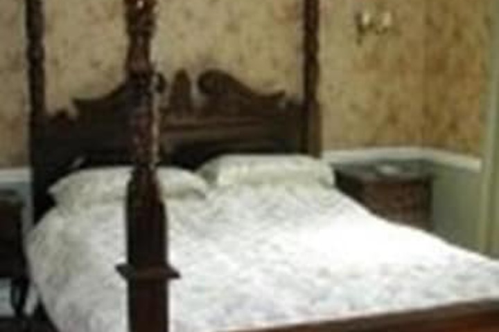 Room 2 of 5
