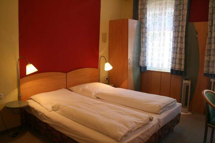 Room 21 of 52