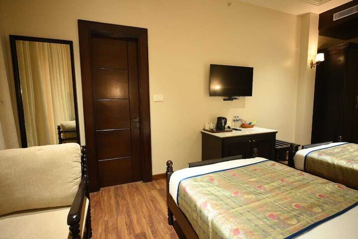 Room 15 of 161