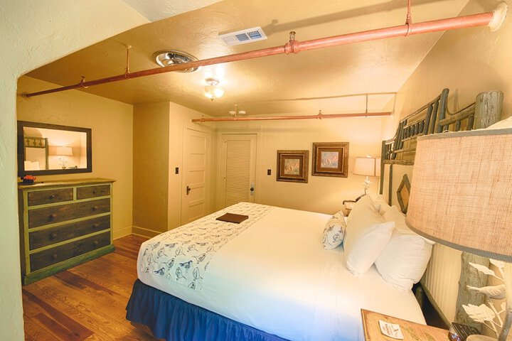 Room 101 of 243