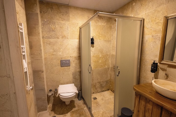 Room 108 of 135