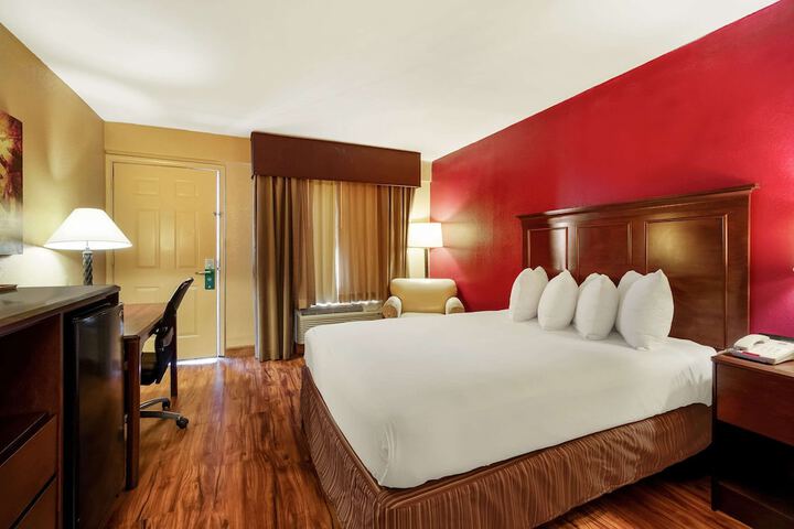 Room 22 of 34