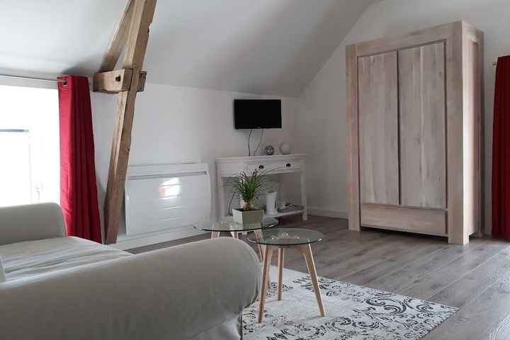 Room 3 of 16