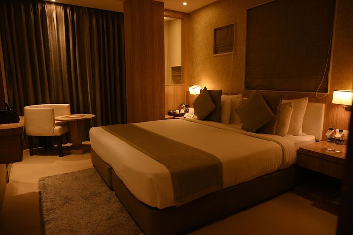 Room 6 of 30