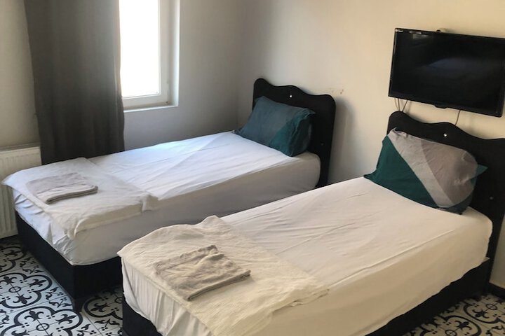Room 71 of 137