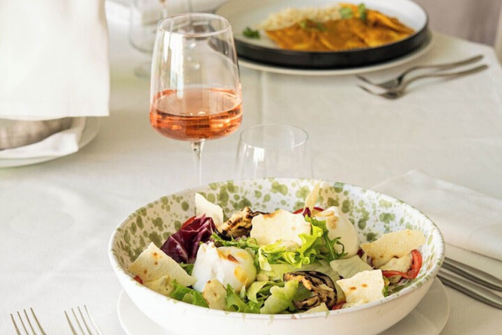 Dining 59 of 76