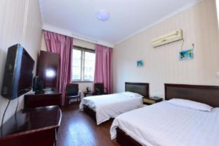 Room 5 of 7