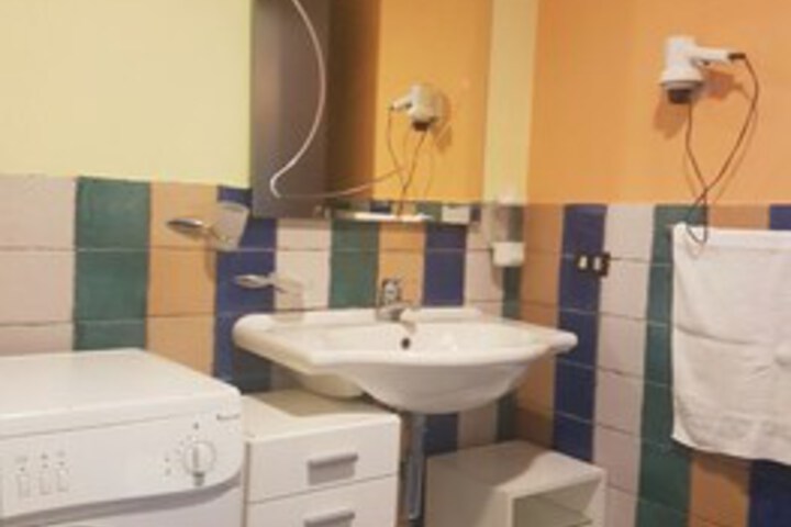 Room 3 of 39