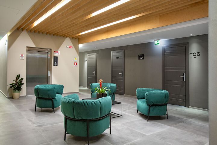 Ballroom/Hall 107 of 123