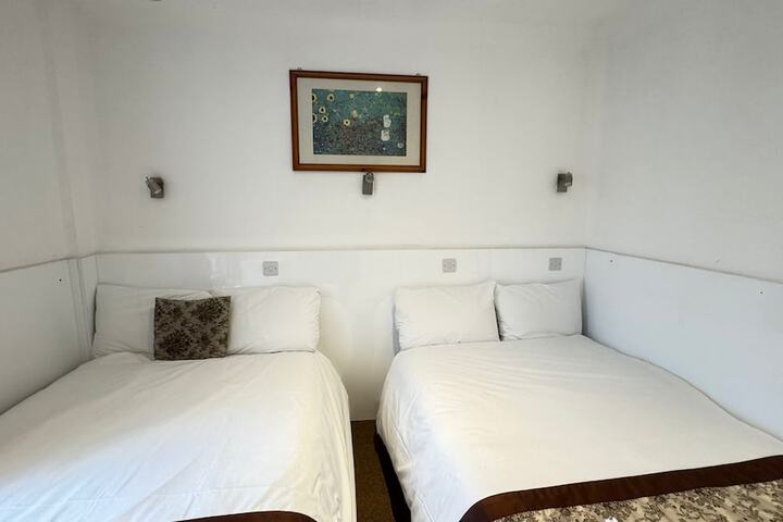 Room 81 of 118
