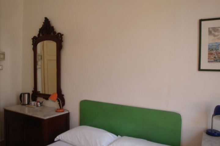 Room 13 of 39