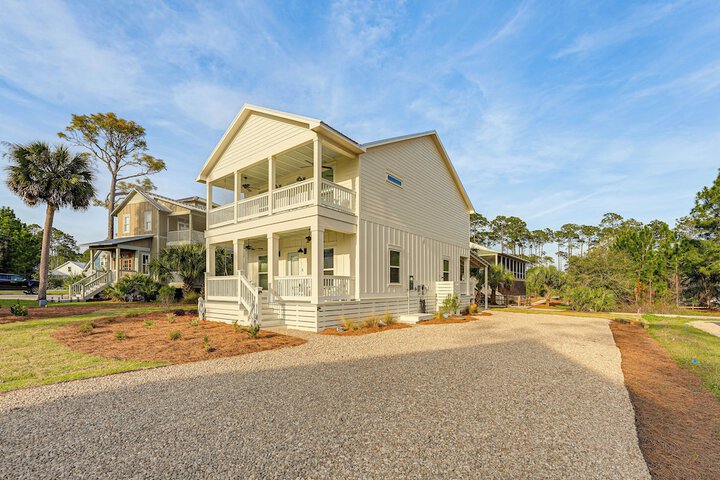 Near State Parks: Carrabelle Home w / Beach Access!