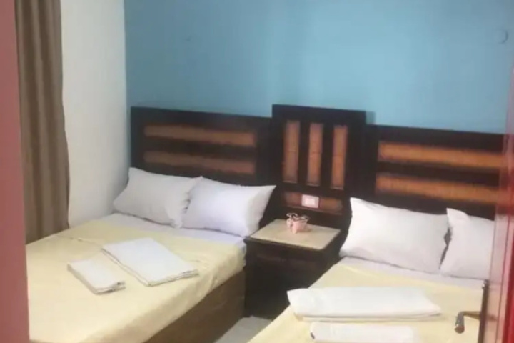 Room 3 of 16