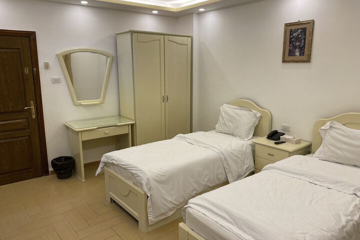 Room 8 of 44