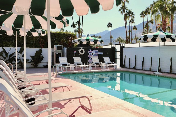 Pool 12 of 21