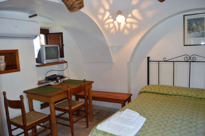 Room 16 of 37