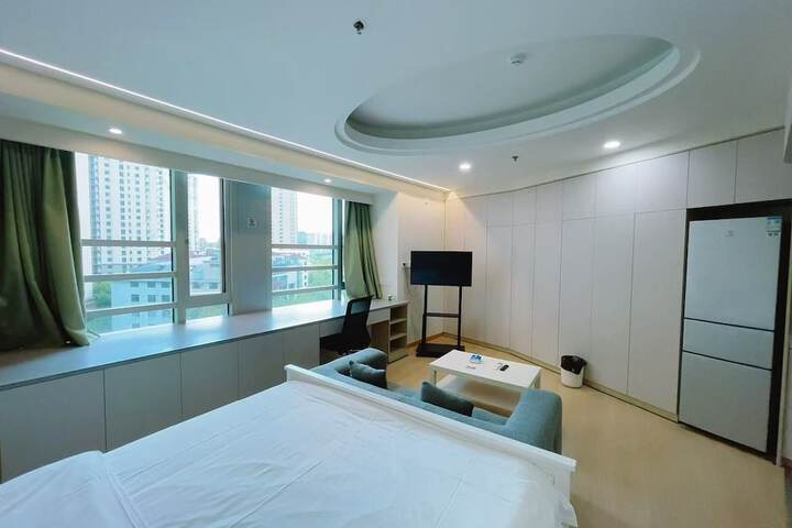 Room 6 of 63