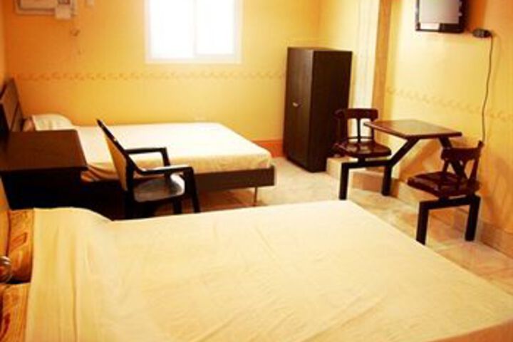 Room 10 of 19