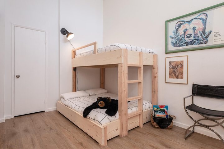 Room 4 of 49