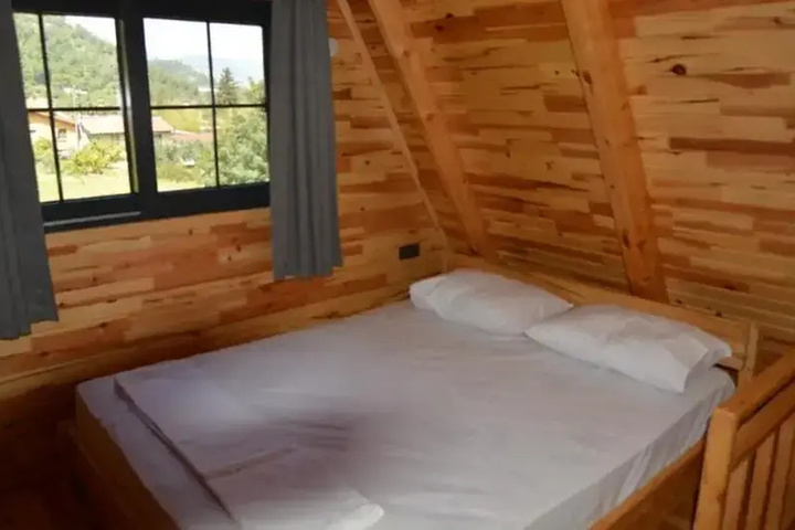 Room 2 of 8