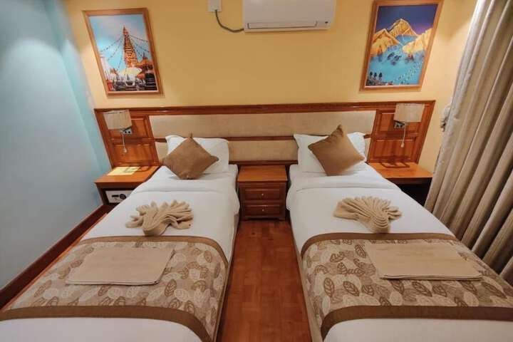 Room 12 of 24