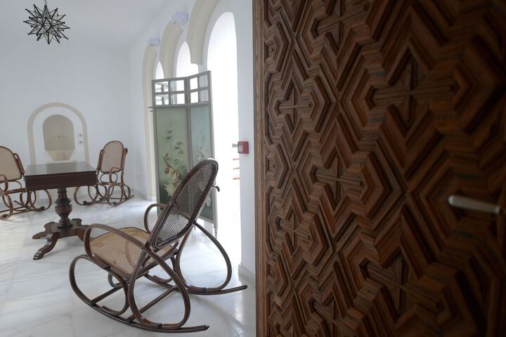 Guest Lobby