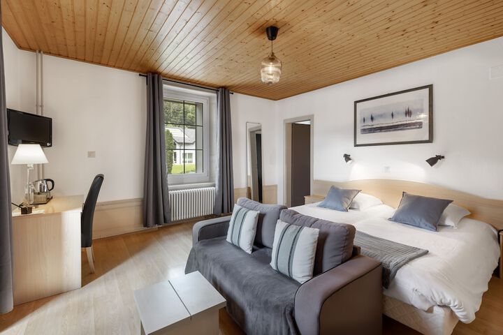 Room 15 of 28