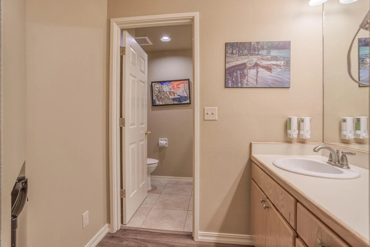 Room 8 of 22